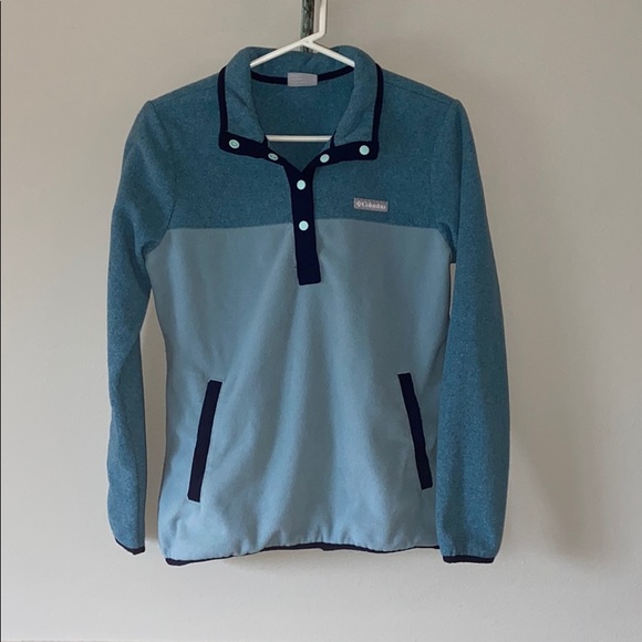Columbia Tops - Columbia quarter length button down pullover